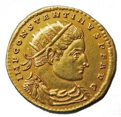 A gold solidus coin from the reign of emperor Constantine I.
