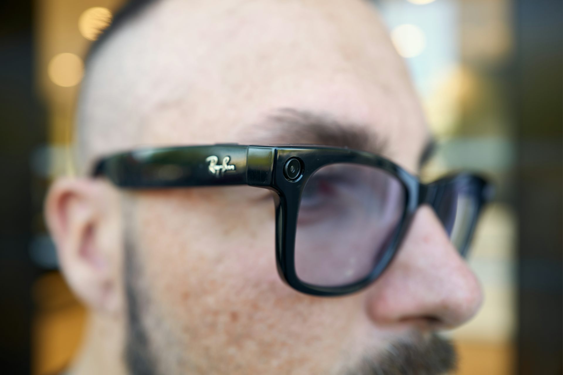 Can Australian businesses legally ban customers from using smart glasses?