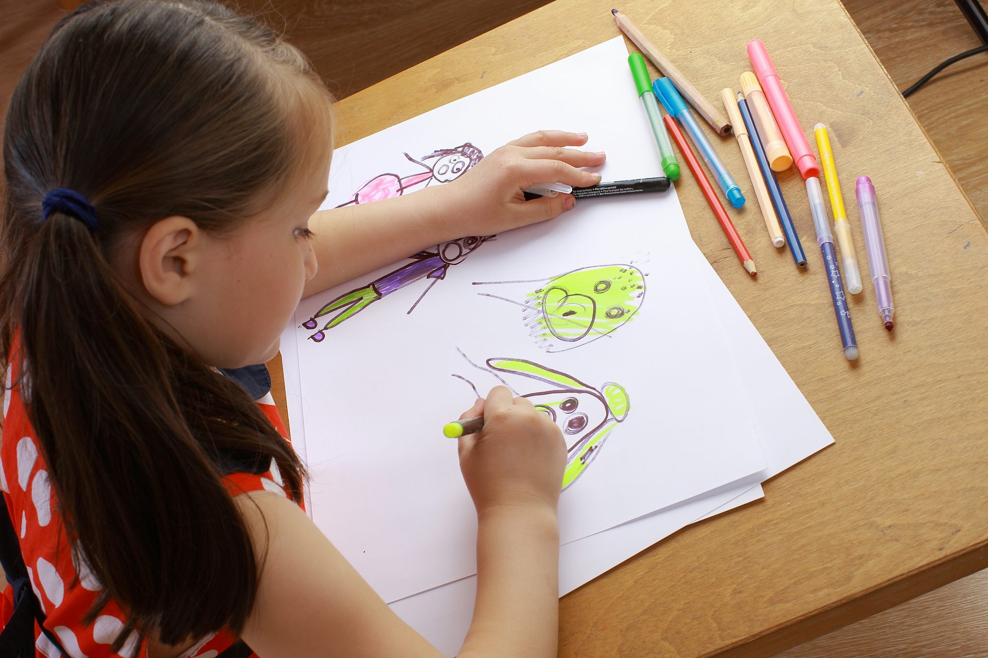 Le dessin peut-il révéler qu’un enfant est victime d’abus sexuels ? Ce que disent vraiment les recherches