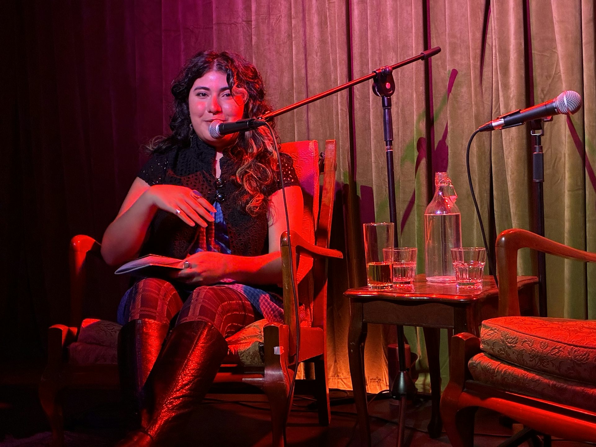 Poetry is popular with young Australians, from pop-up readings to poetry slams