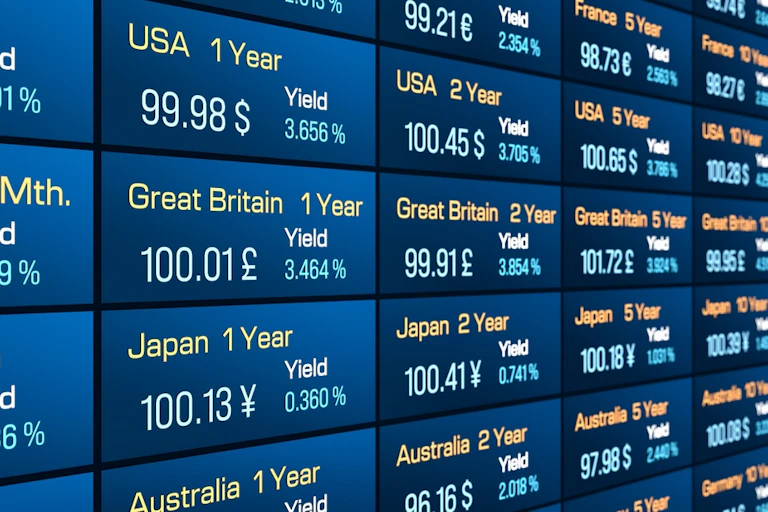 A scrren showing the prices and yield rates on international bonds
