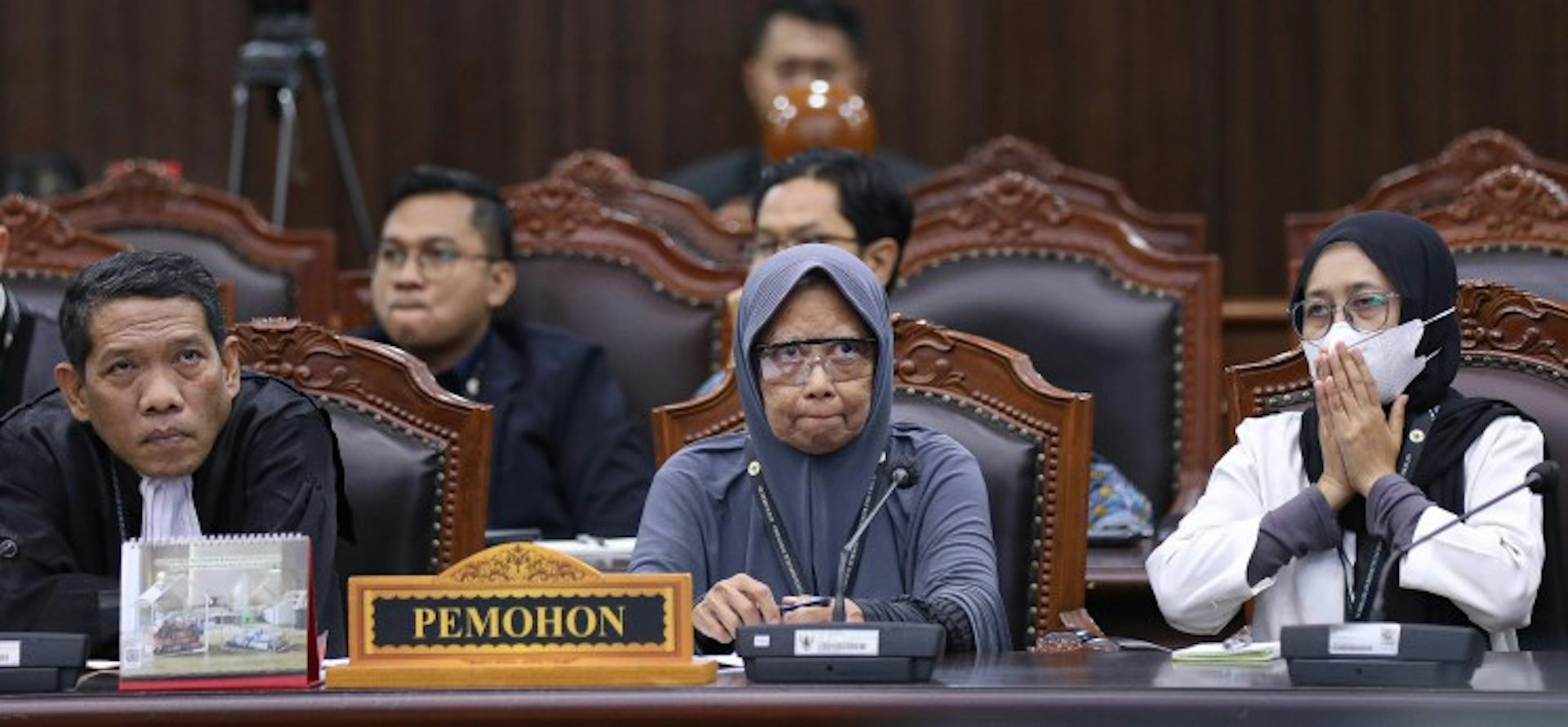 Pemohon prinsipal bersama kuasa hukumnya mengikuti sidang pengucapan putusan pengujian Undang-Undang Nomor 65 Tahun 2024 tentang Paten, Jumat (29/08) di Ruang Sidang MK.