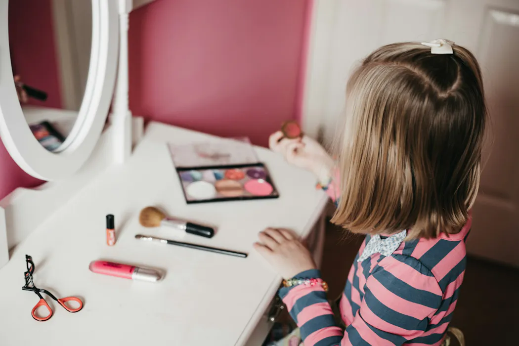 Cremas, perfumes, maquillaje y ‘skincare’ pueden esconder un daño para niñas y adolescentes