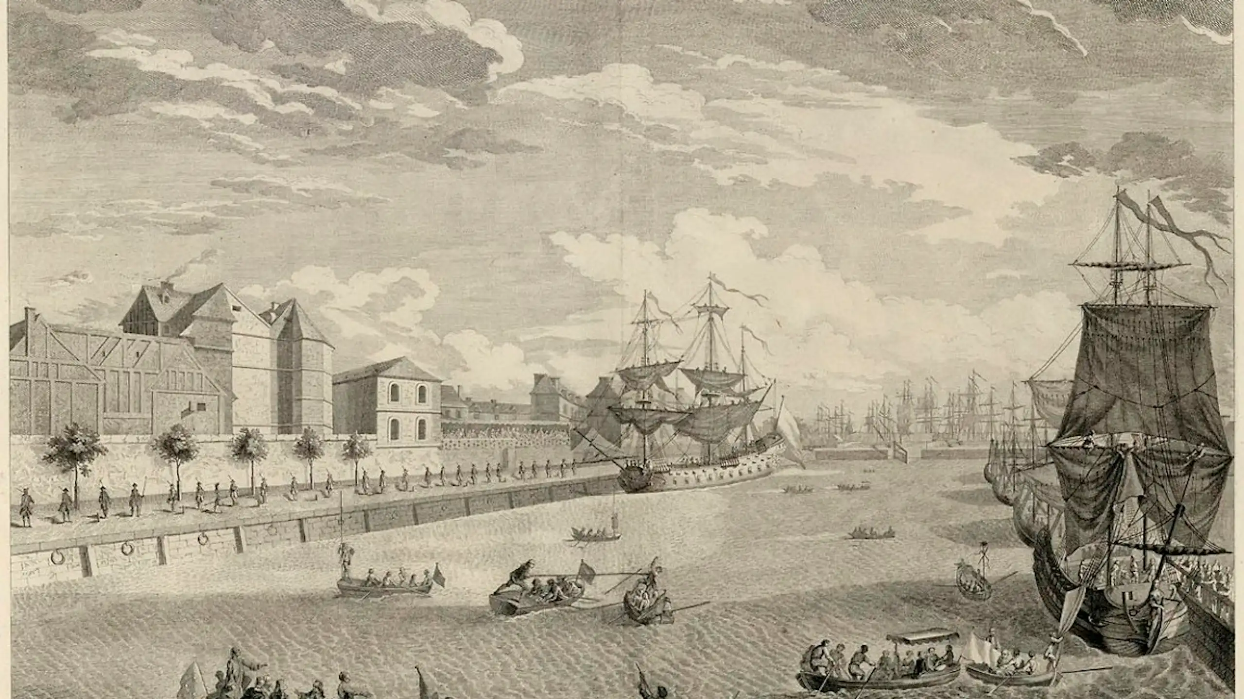 gravure : vue du port, avec une légende : « Le roi étant sur les balcons des casernes de la Marine du Havre voit exécuter différentes manœuvres et une joute. Le 20 septembre 1749. »