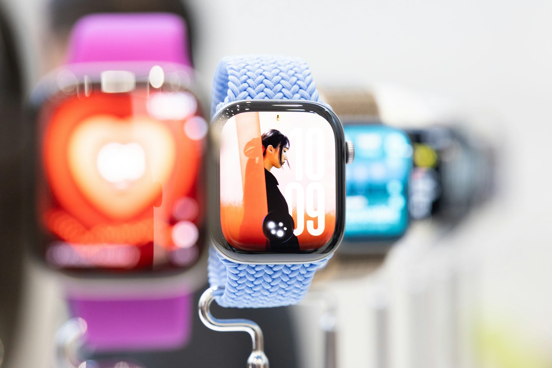 Apple’s new watches are always listening