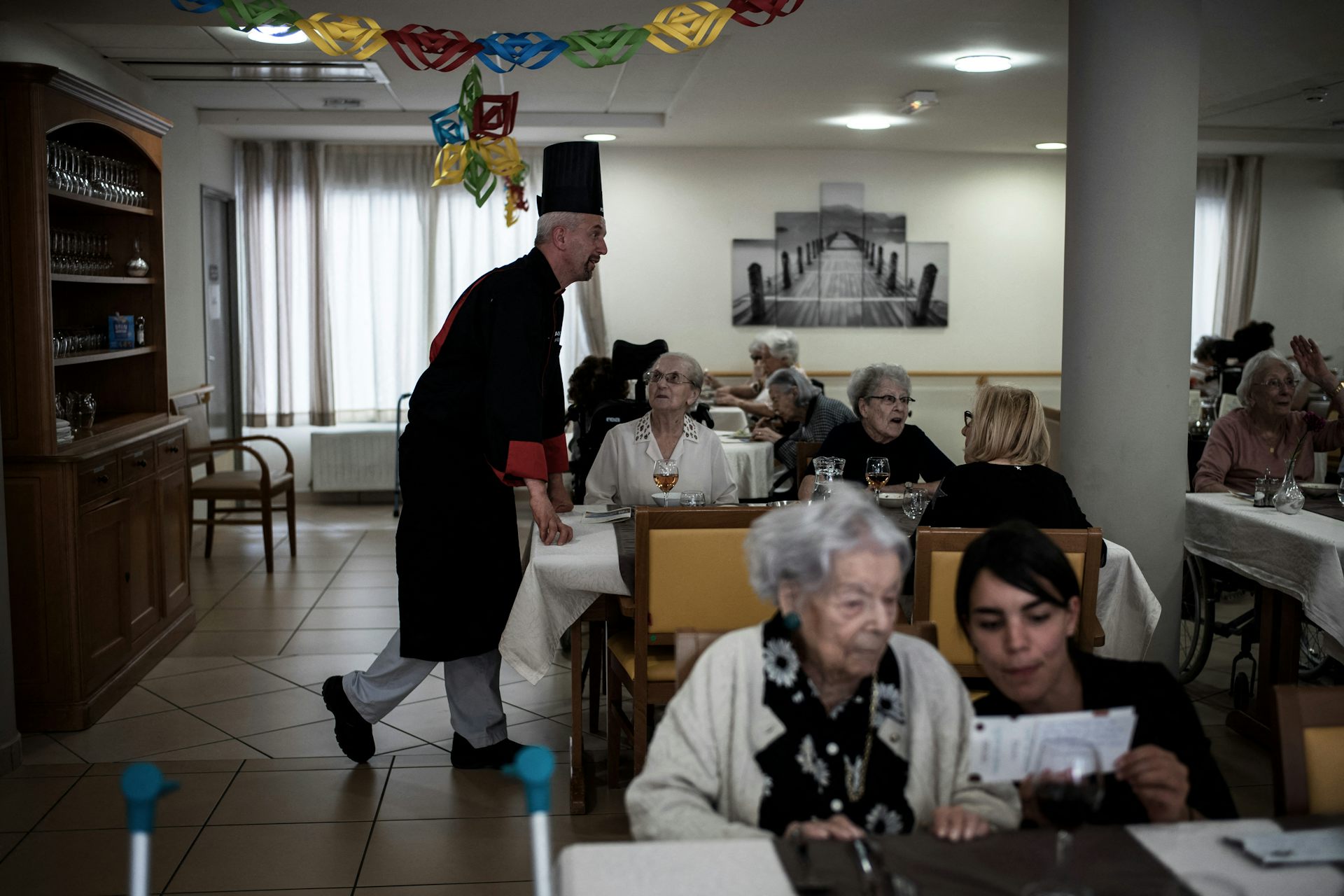 Grand âge : comment les Ehpad repensent leurs liens avec la vie locale