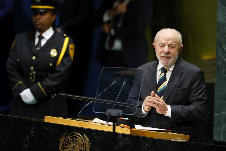 O presidente Luiz Inácio Lula da Silva discursa durante a 81ª sessão da Assembleia Geral das Nações Unidas