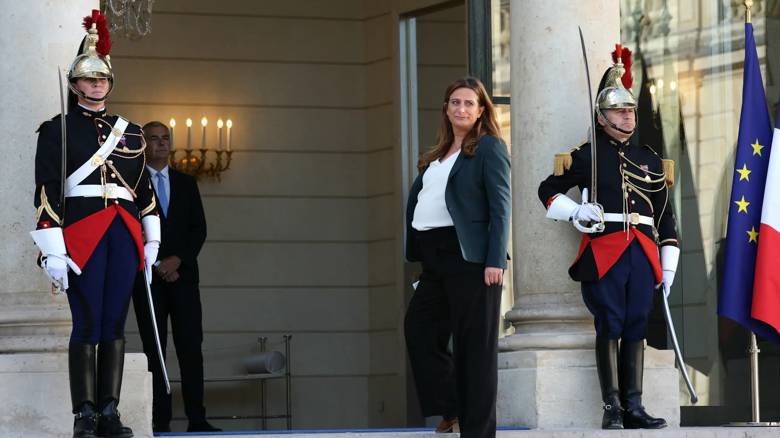 Marine Tondelier sur le perron de l'Elysée