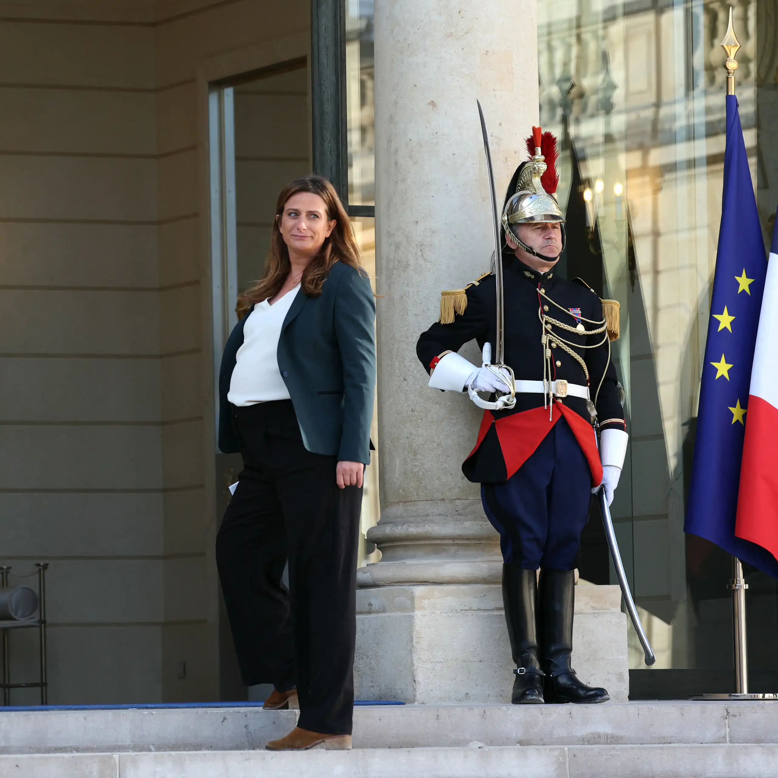 Marine Tondelier sur le perron de l'Elysée