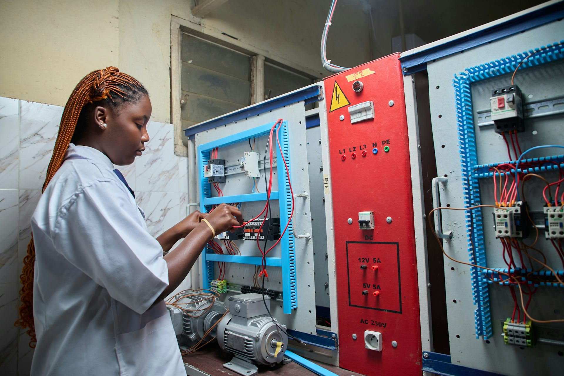 Ghana and South Africa's Green Energy Plans Often Overlook Women, Study Finds