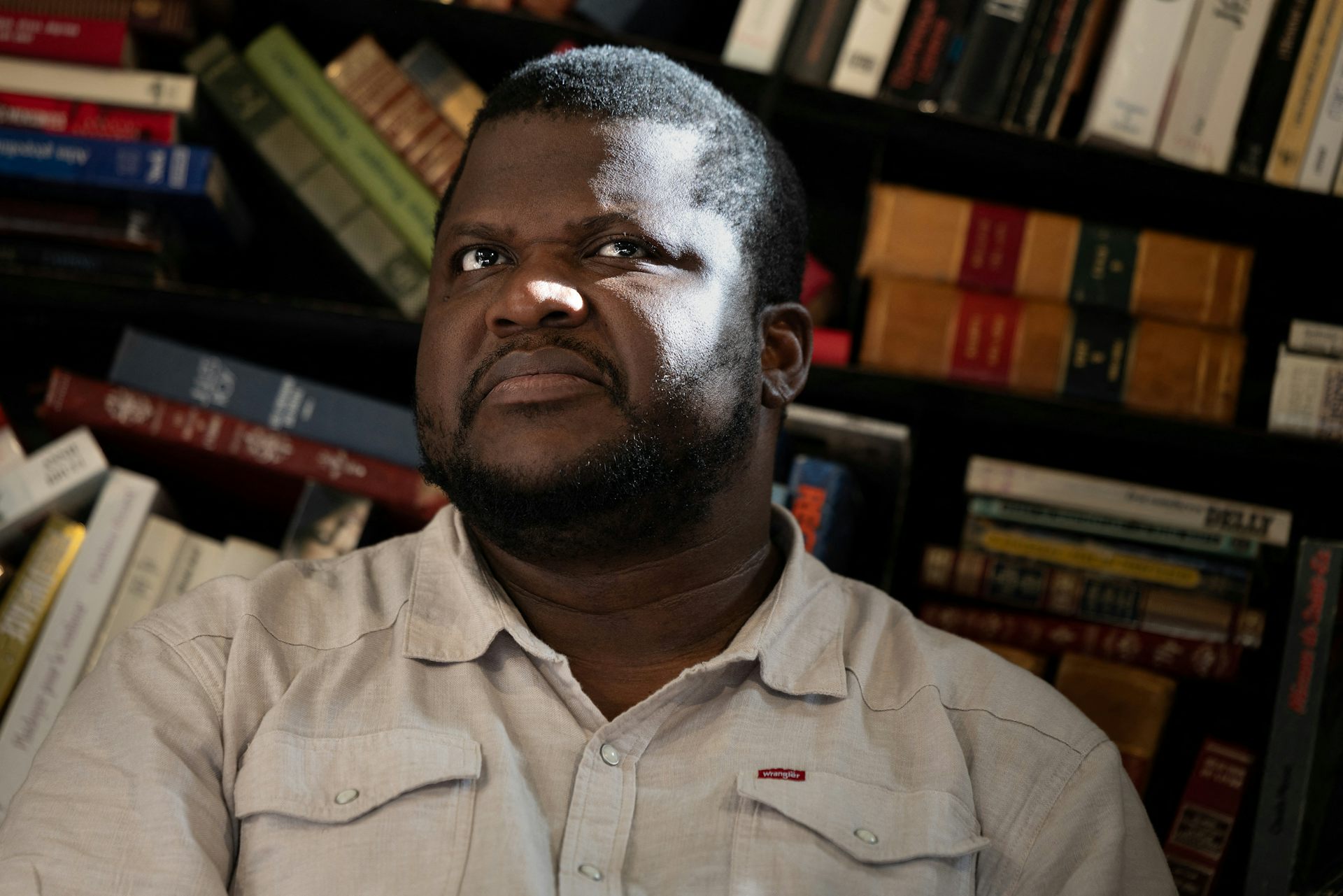 El novelista canadiense de origen haitiano Thélyson Orélien.