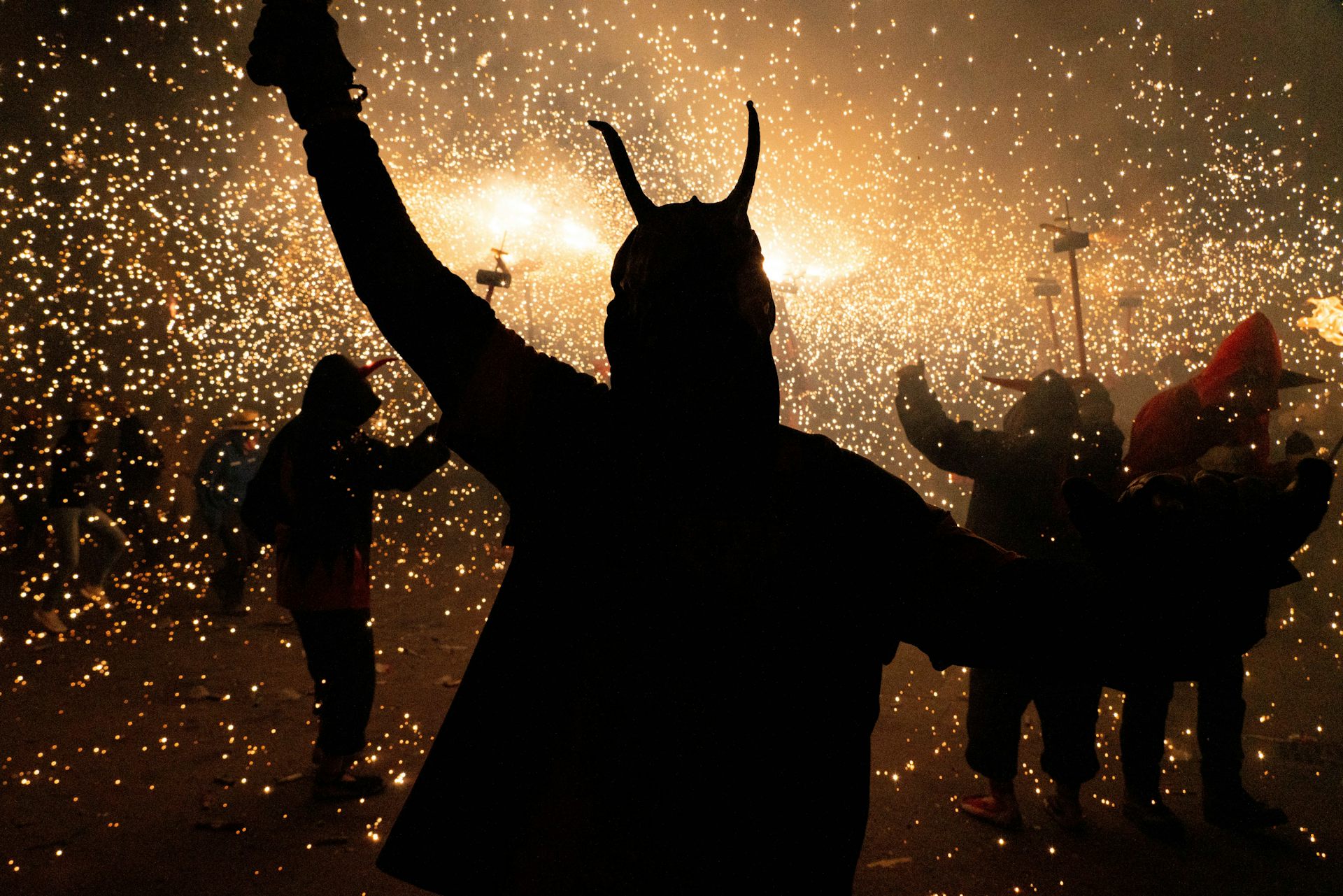 karnival, satanik, musik