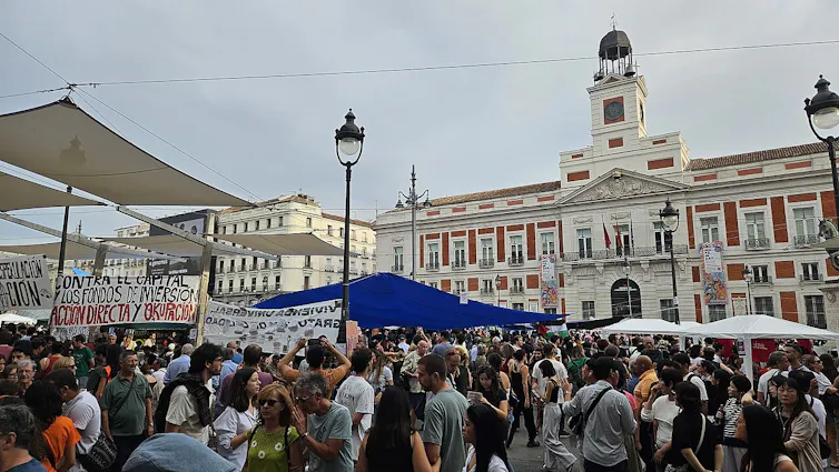 Acampada en la Puerta del Sol de Madrid contra los desahucios y por el derecho a la vivienda.