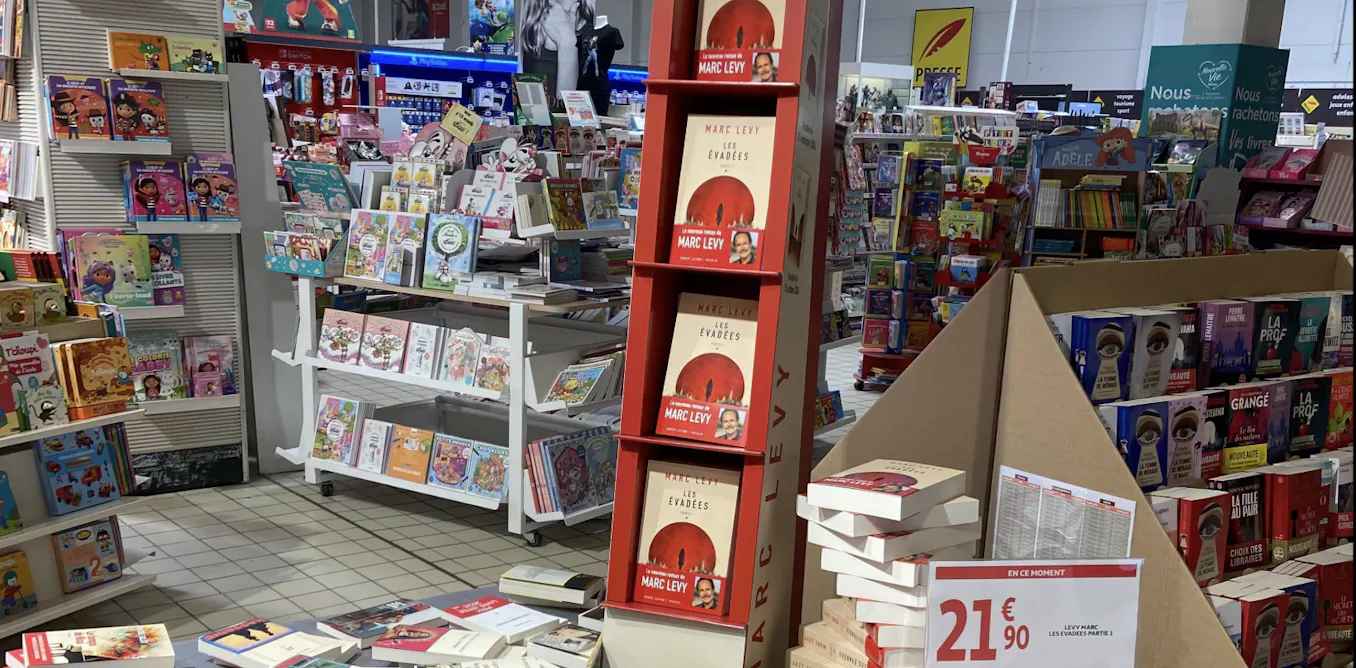 Ce que les critiques numériques de Marc Levy disent de notre rapport ambivalent aux best-sellers