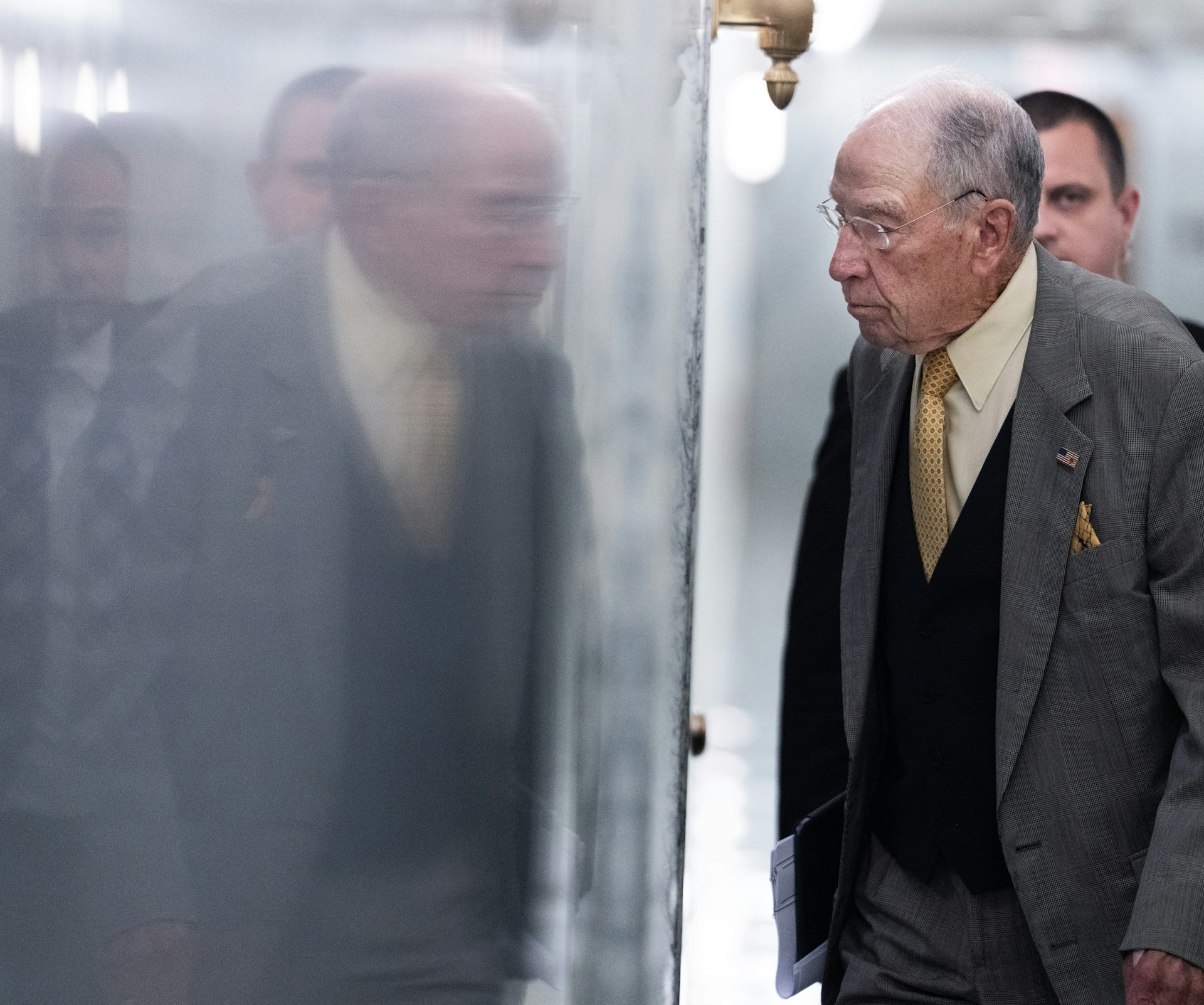 Why older lawmakers may wait too long to step aside