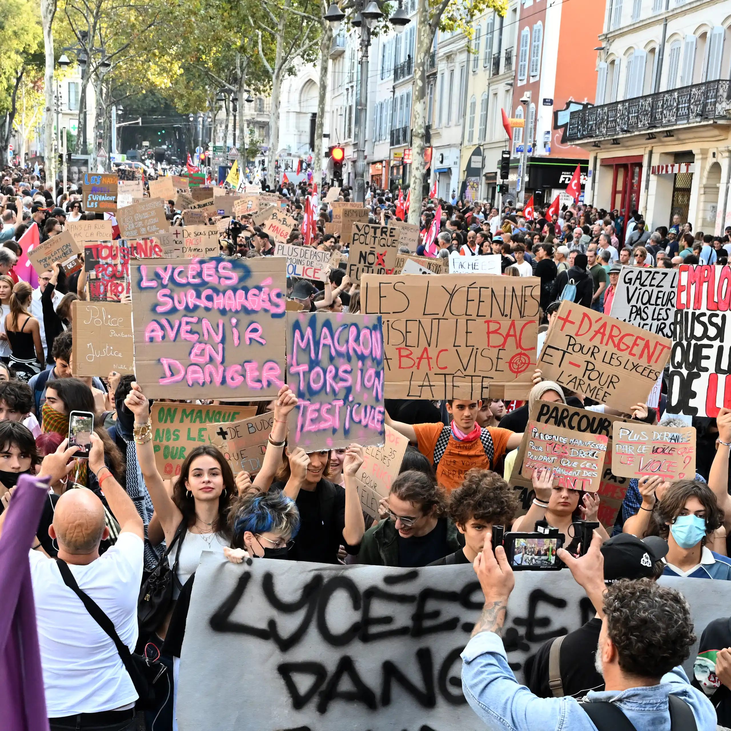 Manifestation lycéenne à Marseille dans le cadre du mouvement de protestation national contre les mauvaises conditions d'enseignement, le 6 octobre 2026.