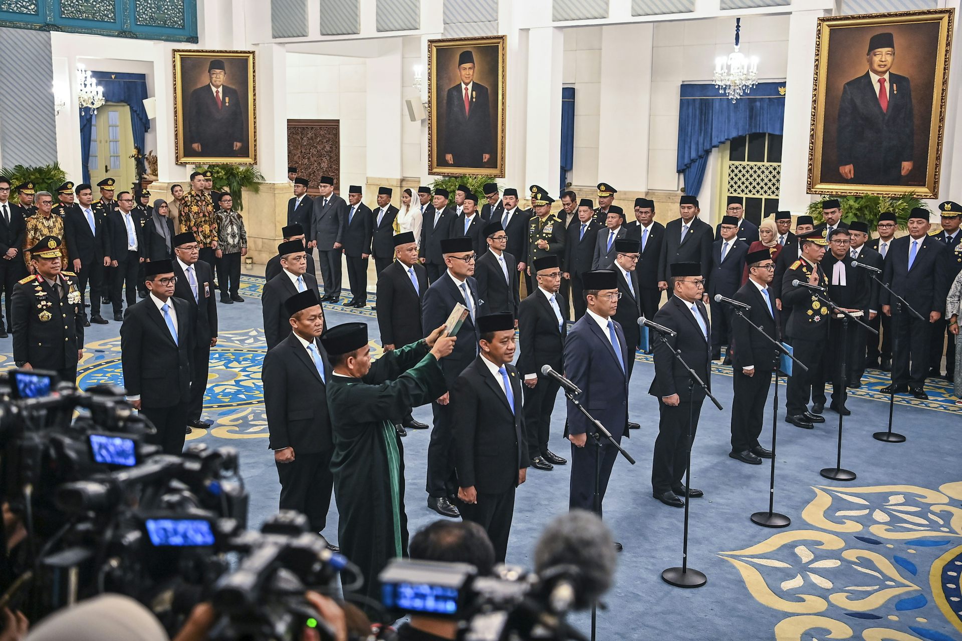 Reshuffle belum memperbaiki representasi perempuan dalam pusat kekuasaan pemerintahan.