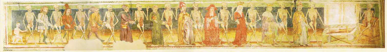 Fresco de la danza macabra en la Iglesia de la Santísima Trinidad, en Hrastovlje, Eslovenia.