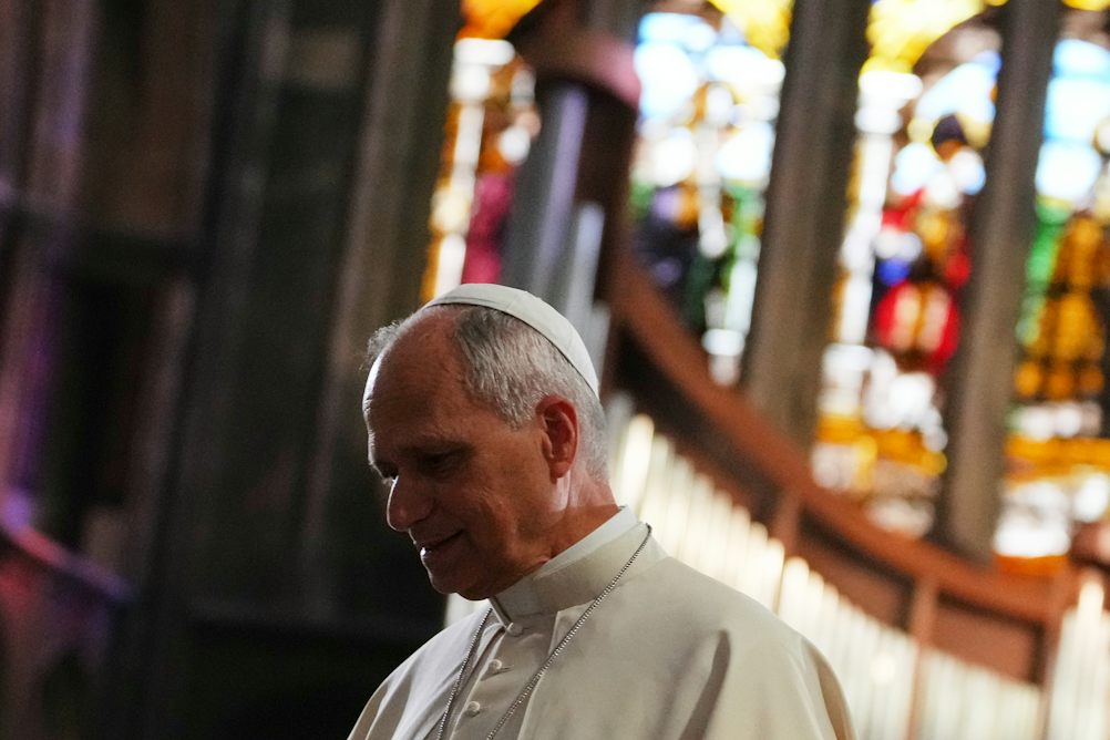 theconversation.com - Estelamari Rodriguez - Pope Leo XIV's lung cancer highlights growing number of nonsmokers diagnosed with the disease - and younger people too