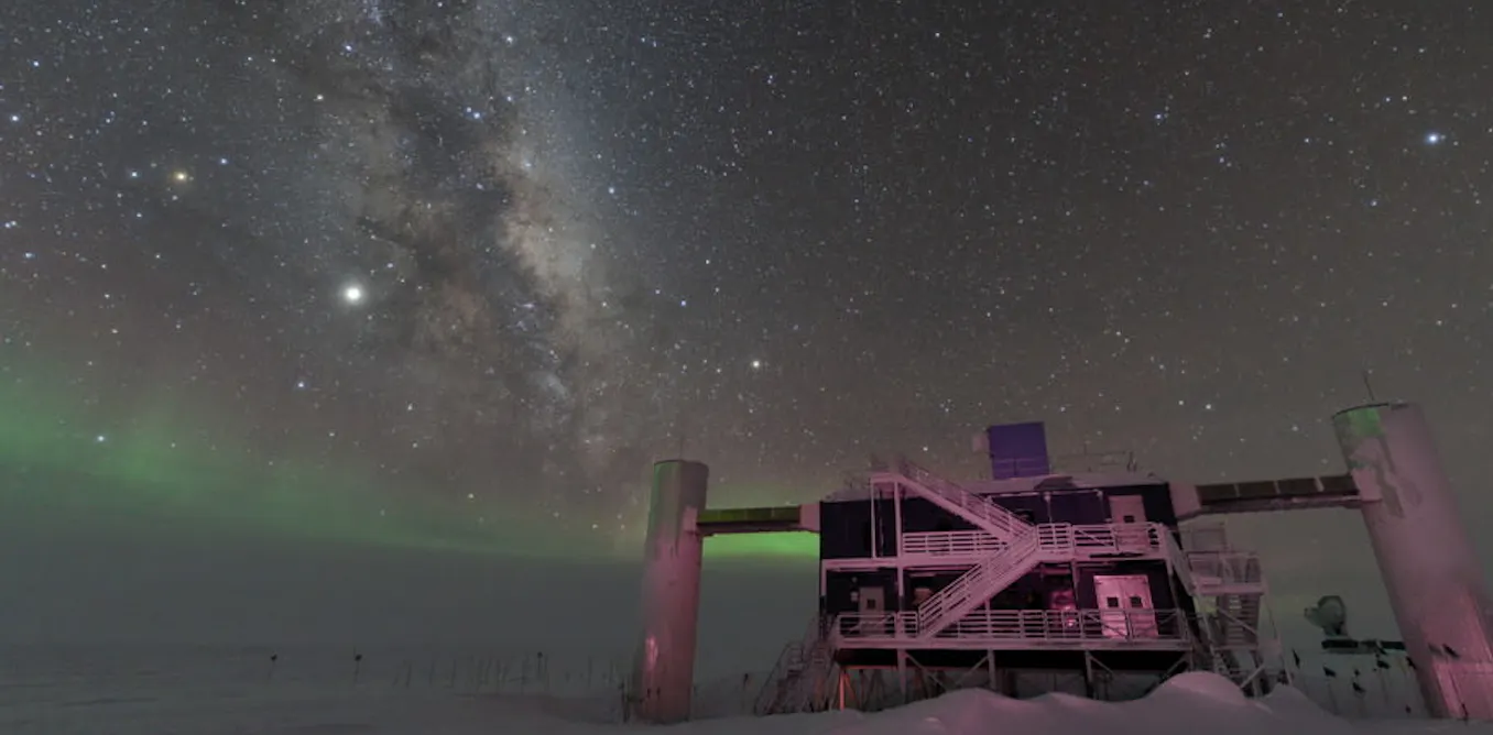 Bienvenue dans une nouvelle astronomie : comment marchent les détecteurs géants de neutrinos, et ce qui vient après le Nobel