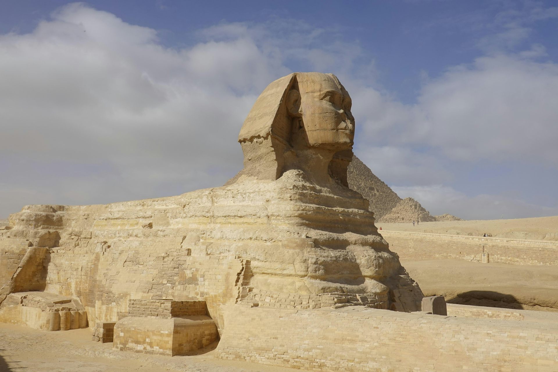 Enormous sphinx carved from stone.