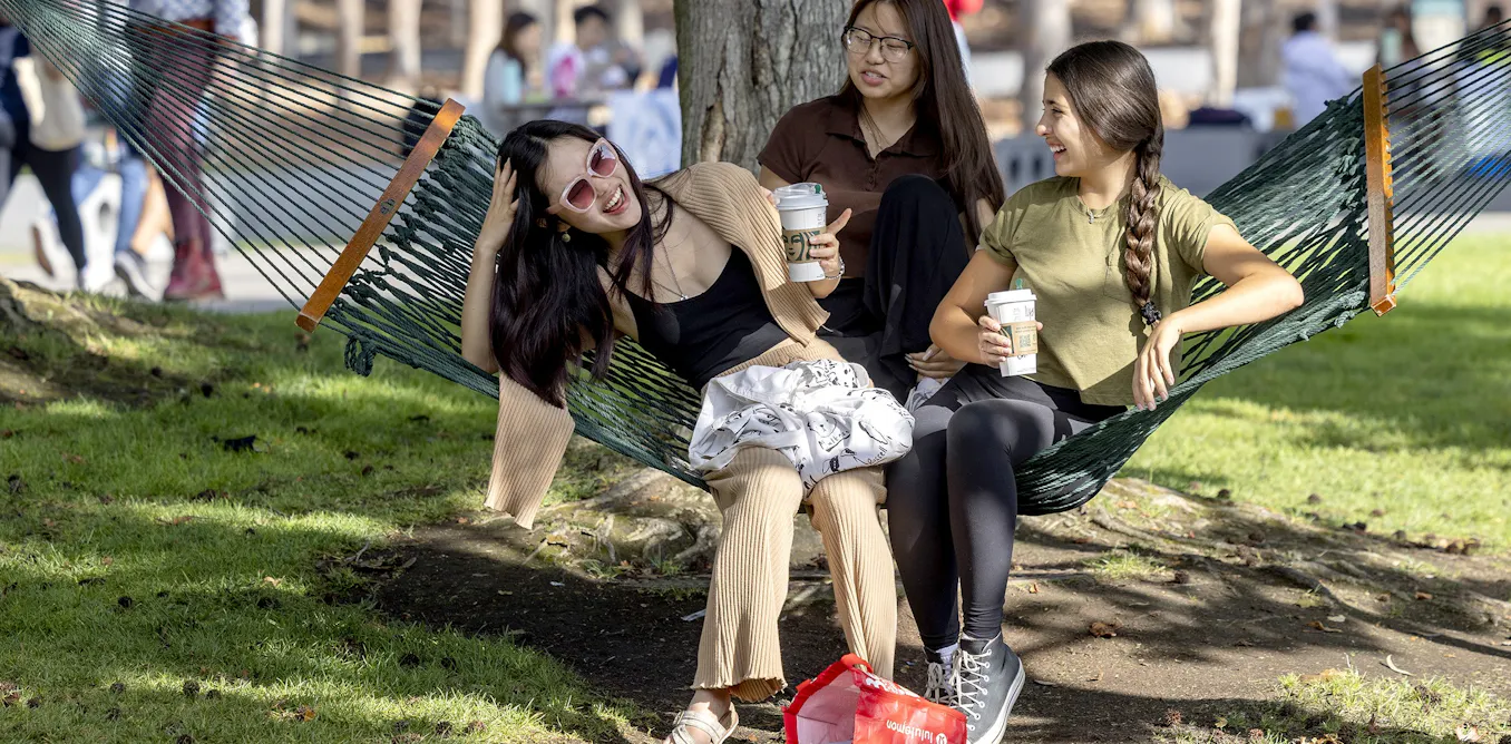Spending in-person time with friends is the biggest predictor of whether college students flourish Spending in-person time with friends is the biggest predictor of whether college students flourish