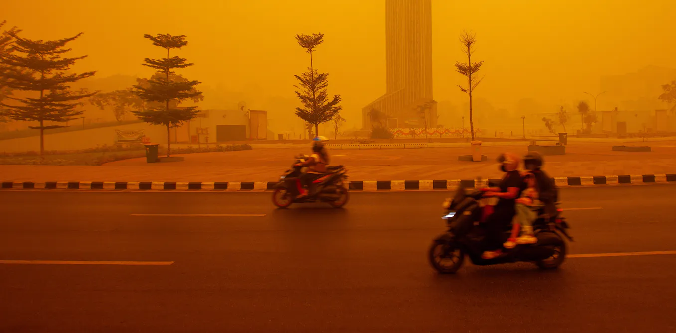 Indonesia’s El Niño-driven peat fires are choking the region – and releasing centuries of stored carbon Indonesia’s El Niño-driven peat fires are choking the region – and releasing centuries of stored carbon