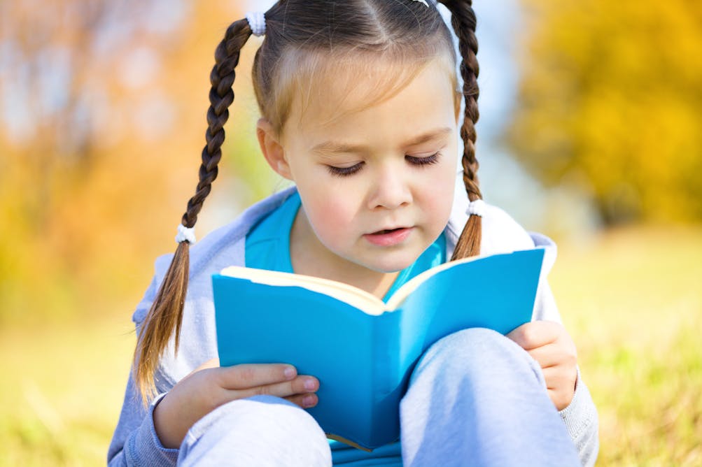 Внимание чтение. Дети читают. Книги для детей. Книга для девочек. Чтение для детей.