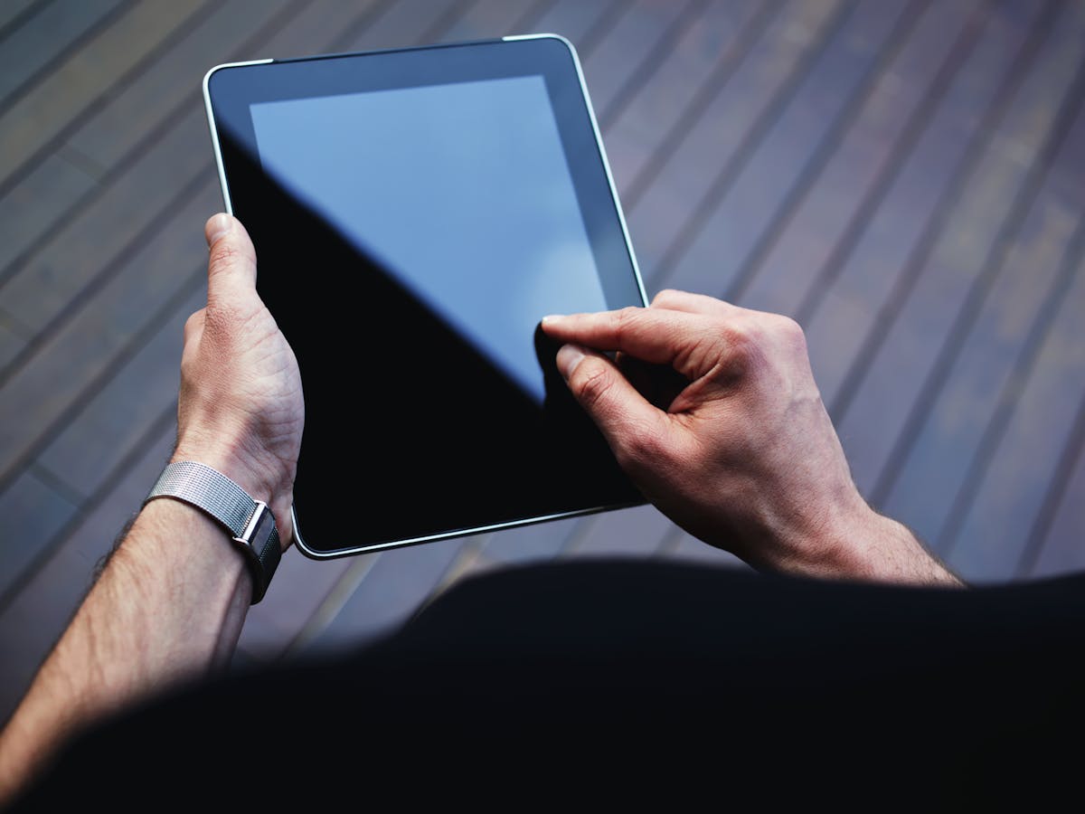 a new app enables the blind to learn online