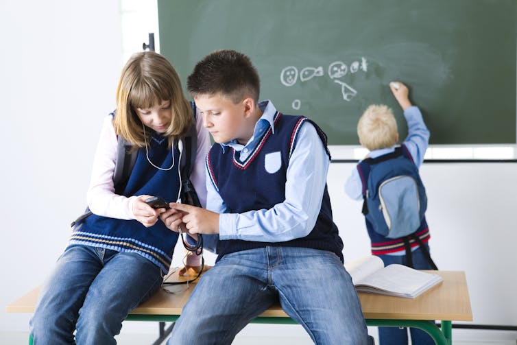 should students be allowed to use cellphones in school essay