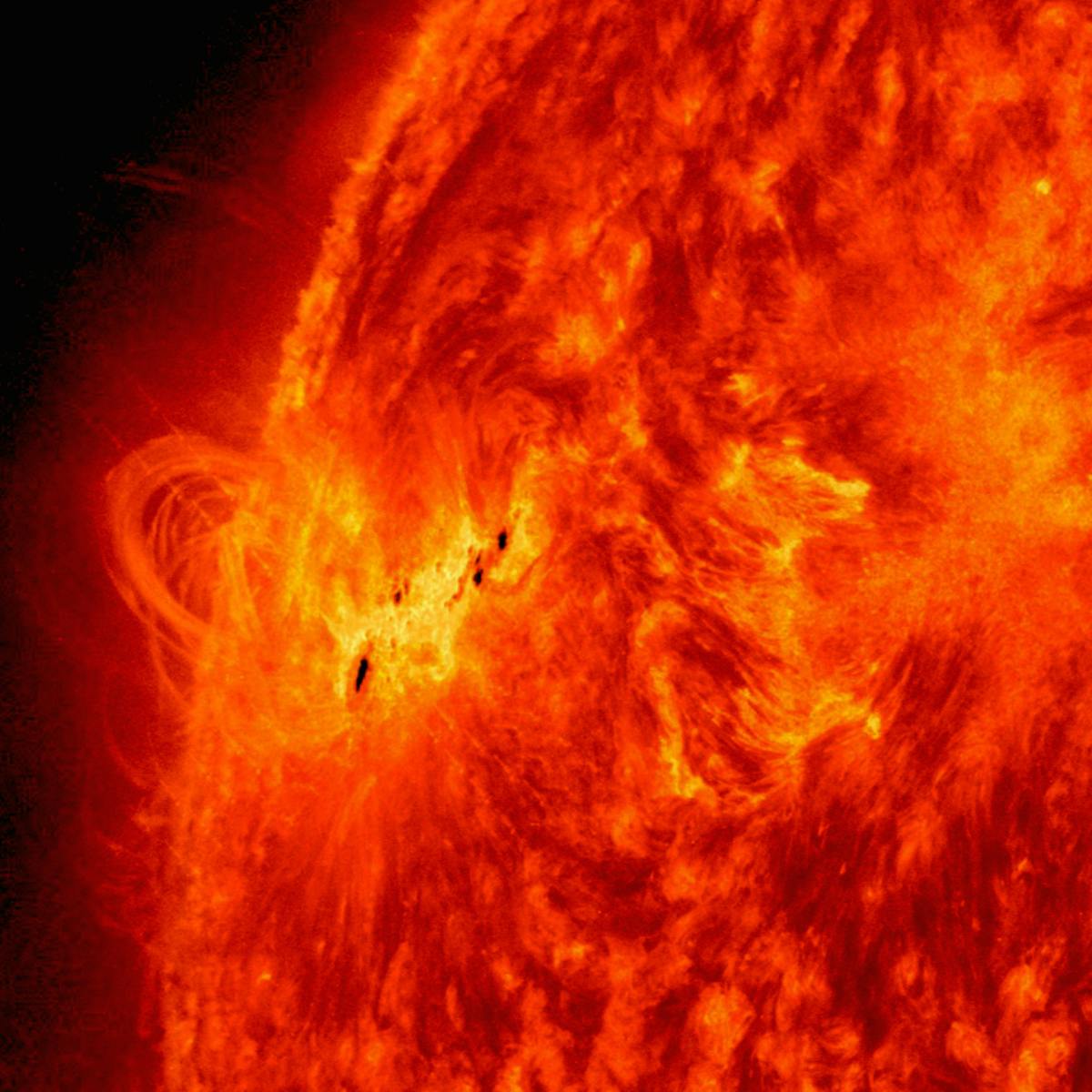 The scorching winds on the surface of the sun – and how we're forecasting  them