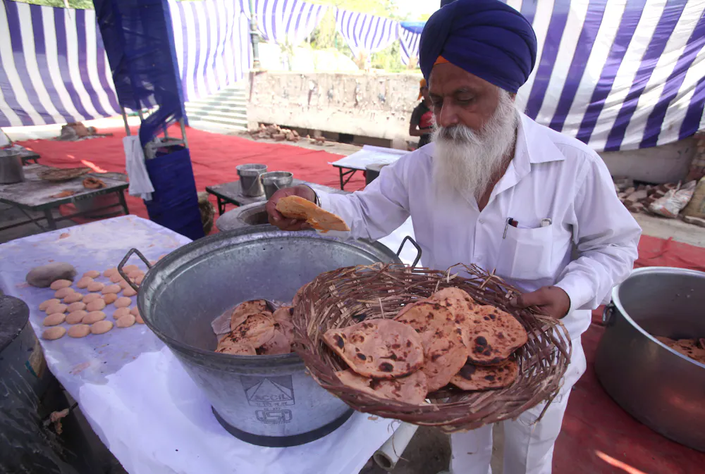 From The Temple To The Street How Sikh Kitchens Are Becoming The New Food Banks