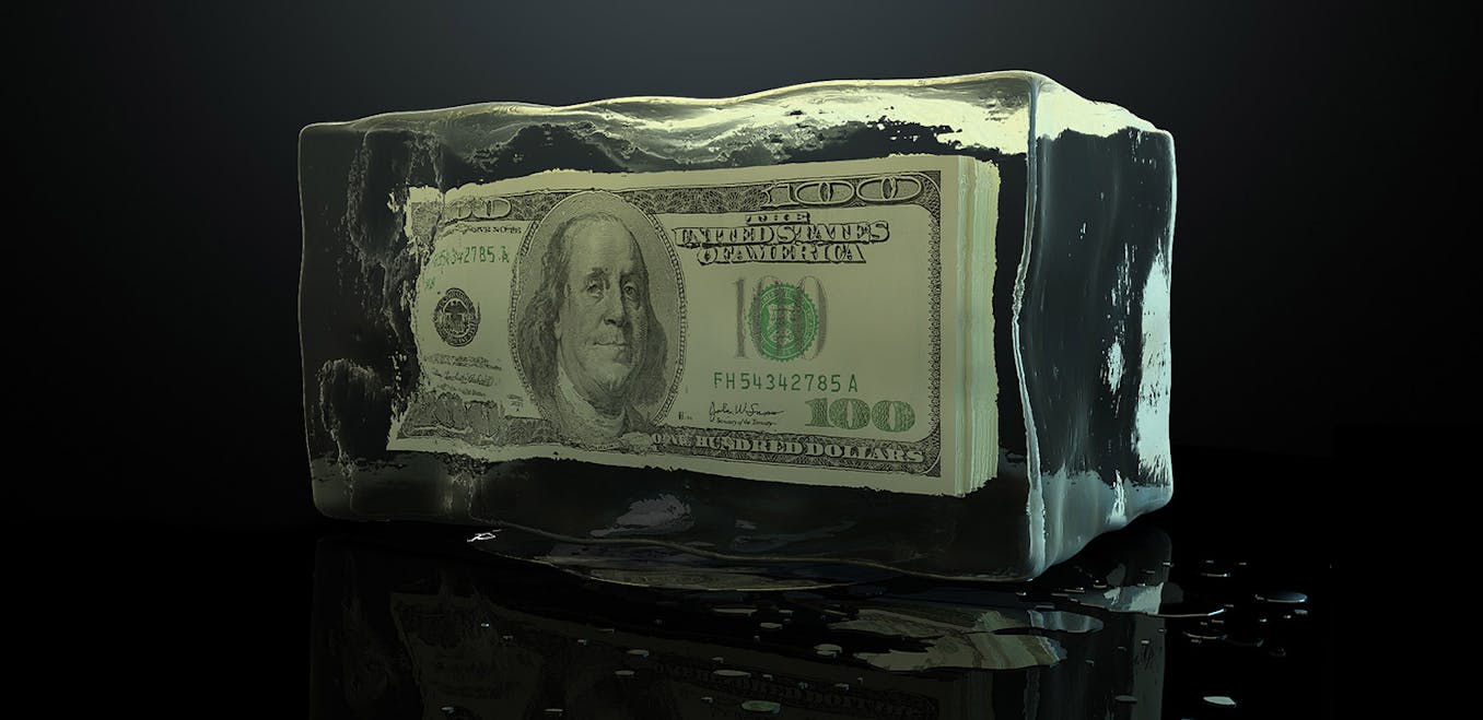 Заморозка денег. Замороженные деньги. Замораживание денег. Доллар во льду. Замороженные Активы.