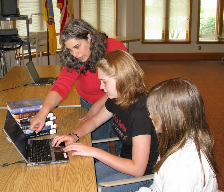 parents helping students with homework