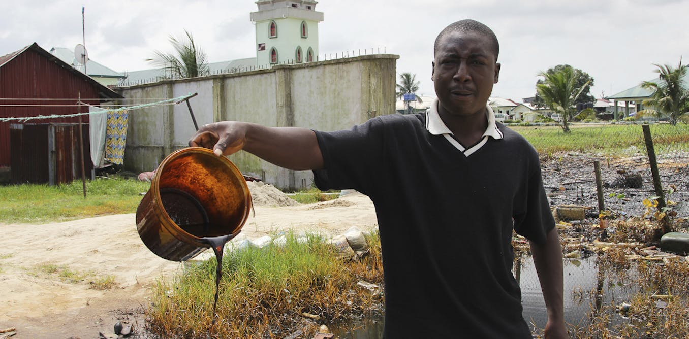 nigeria oil crisis The current conflict in the niger delta first arose in the early 1990s over tensions between foreign oil corporations and a number of the niger delta's minority ethnic groups who feel they are being exploited, particularly the ogoni and the ijaw. nigeria oil crisis The current conflict in the niger delta first arose in the early 1990s over tensions between foreign oil corporations and a number of the niger delta's minority ethnic groups who feel they are being exploited, particularly the ogoni and the ijaw.