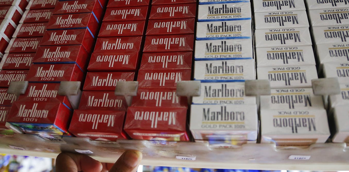 Табачные компании. Табачная продукция. Американский табачный магазин. Сигареты Wall Street.
